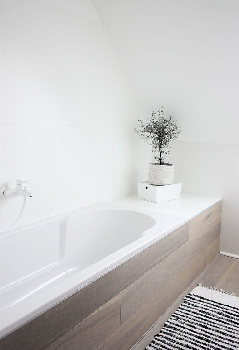 Eine Tour durch unsere Badezimmer – mit meinen geliebten schwarzen